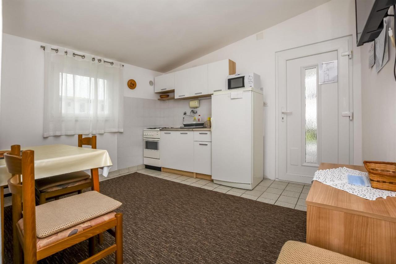 Apartment Kucinic ロゴズニッツァ エクステリア 写真