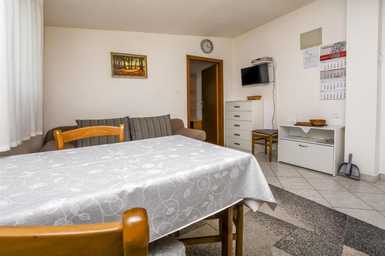 Apartment Kucinic ロゴズニッツァ エクステリア 写真
