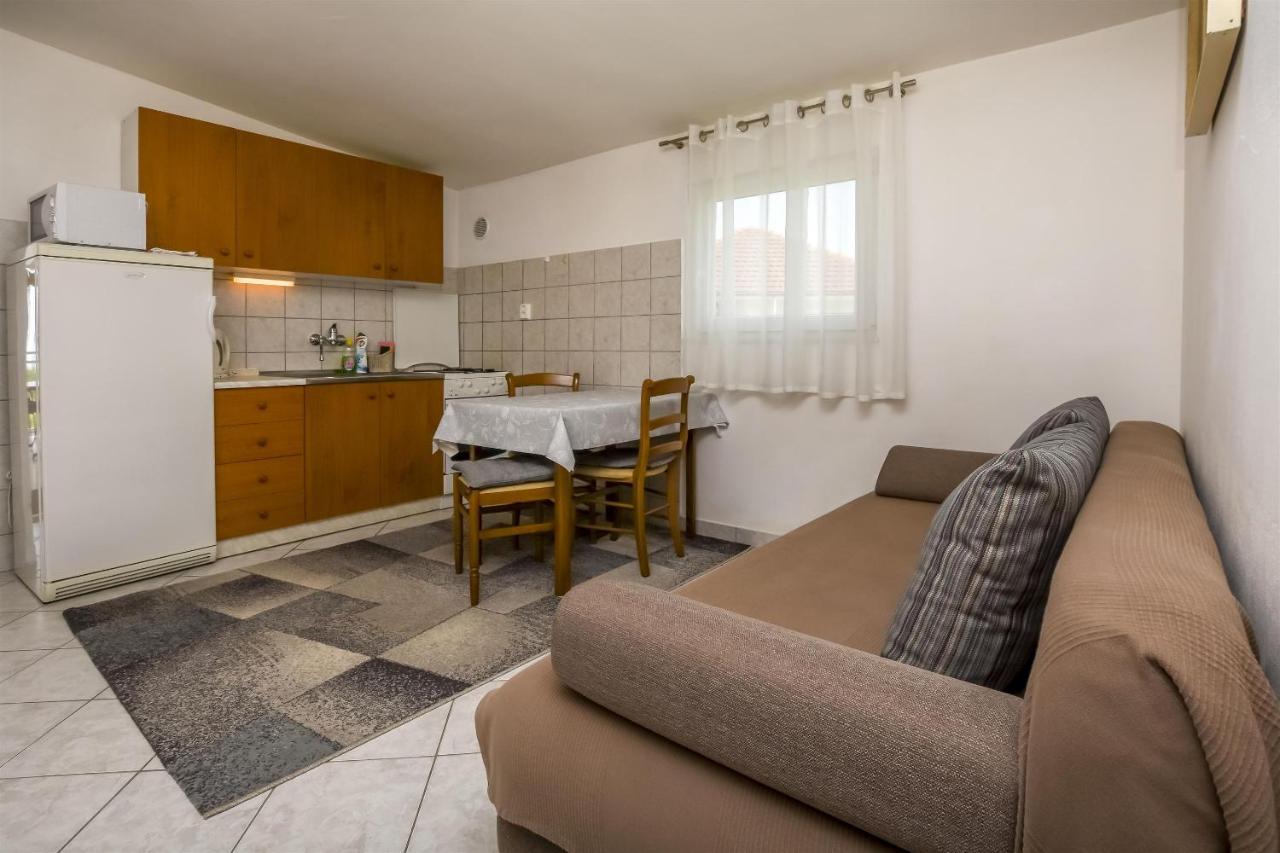 Apartment Kucinic ロゴズニッツァ エクステリア 写真