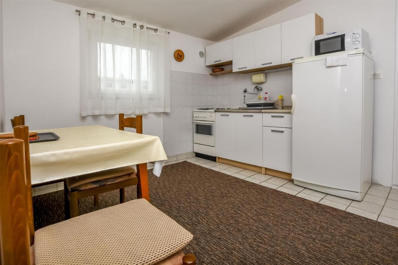 Apartment Kucinic ロゴズニッツァ エクステリア 写真