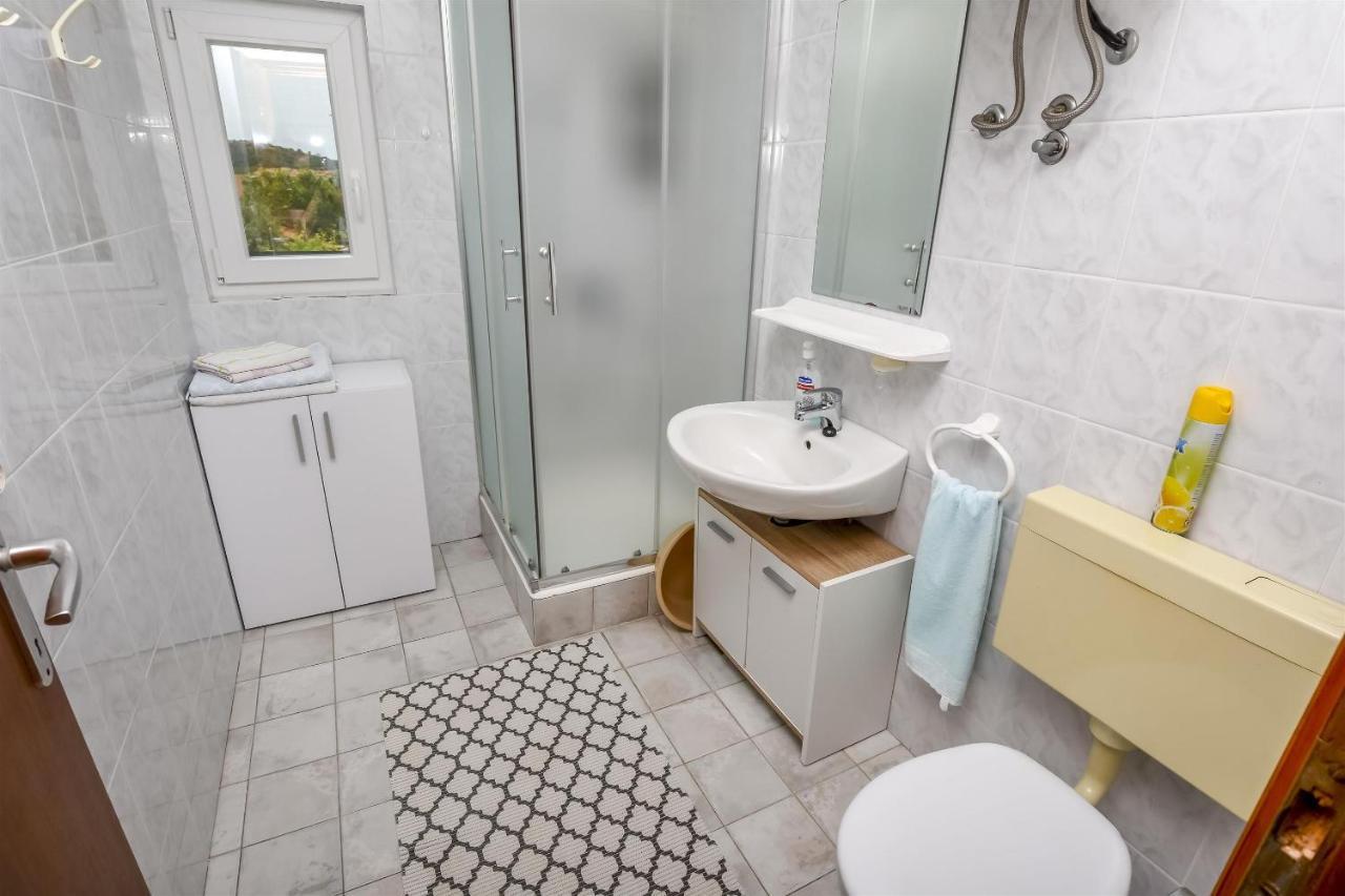 Apartment Kucinic ロゴズニッツァ エクステリア 写真